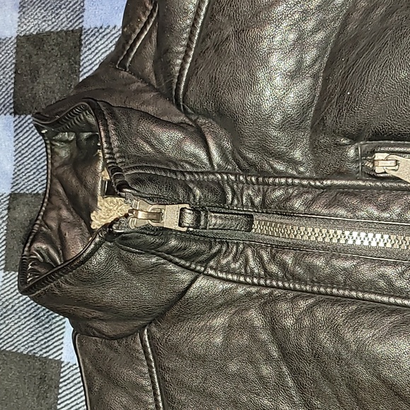 Calvin Klein. Faux-leather. Faux-fur Liner. Heavyweight. Motorcycle-style. Large - Picture 7 of 15